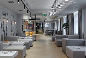 Riviera House