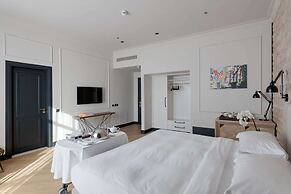 Riviera House