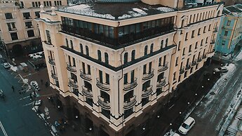 Riviera House