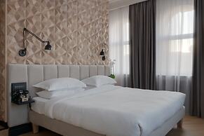 Riviera House
