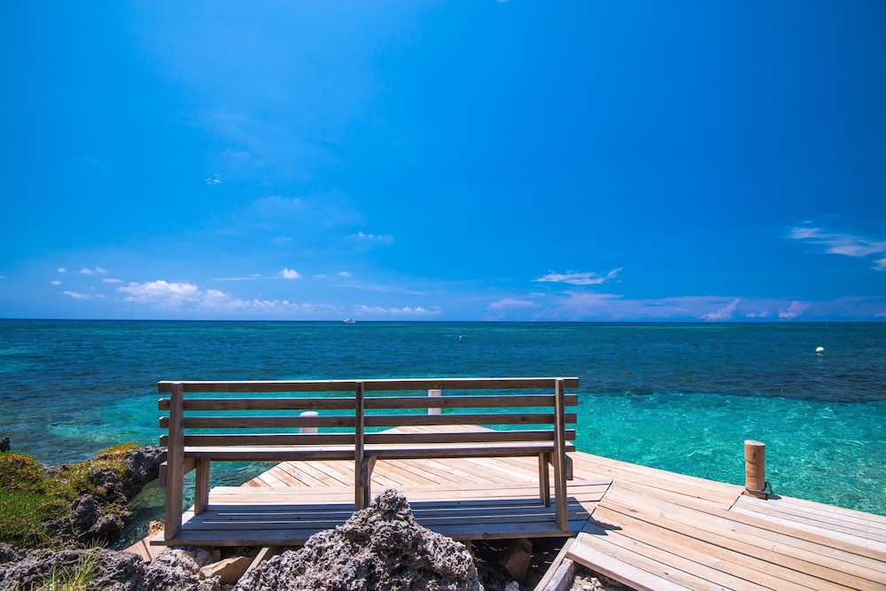 Las Rocas Resort And Dive Center