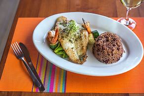 Las Rocas Resort And Dive Center