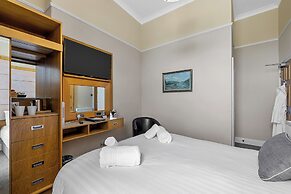 Invicta Hotel
