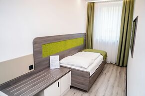 CHRIZZ Rooms