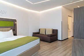 CHRIZZ Rooms