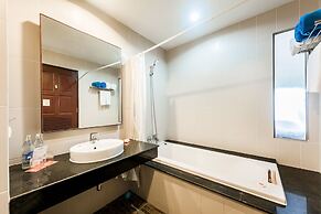 Kata Sea Breeze Resort