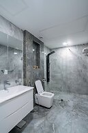 Plaza Athenee Hotel