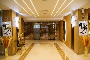 Plaza Athenee Hotel
