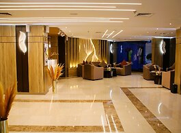 Plaza Athenee Hotel
