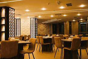 Plaza Athenee Hotel