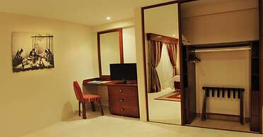 Al Liwan Suites