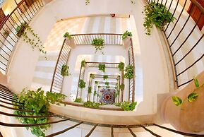 Al Liwan Suites