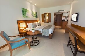 Woodlands Hotel & Resort