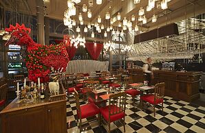 Woodlands Hotel & Resort