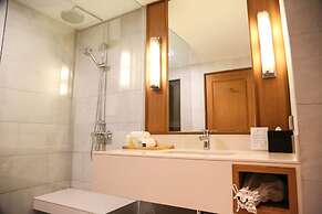 Woodlands Hotel & Resort