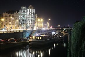 Boat Hotel Matylda