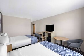 Super 8 by Wyndham St-Jerome