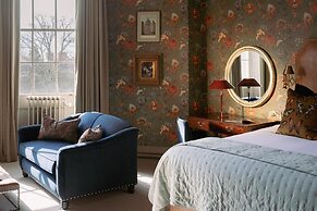 The Churchill Hotel