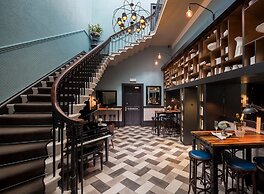 The Churchill Hotel