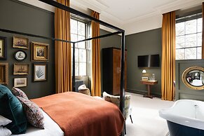 The Churchill Hotel