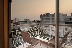 Dinc Hotel