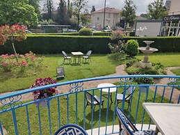 Cit'Hotel Logis de Brou