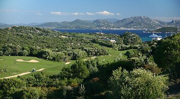 L'Ea Bianca Luxury Resort
