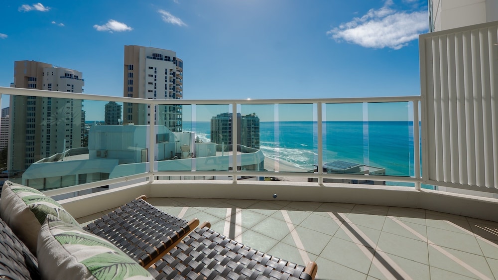 Pacific Views Resort