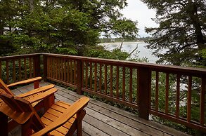 Middle Beach Lodge