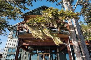 Middle Beach Lodge