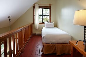 Middle Beach Lodge