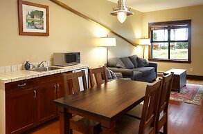 Middle Beach Lodge