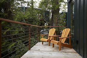 Middle Beach Lodge