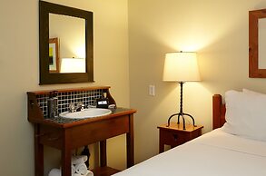 Middle Beach Lodge