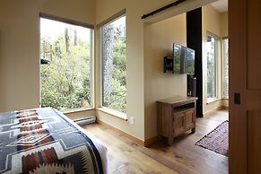 Middle Beach Lodge