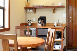 Middle Beach Lodge