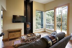 Middle Beach Lodge