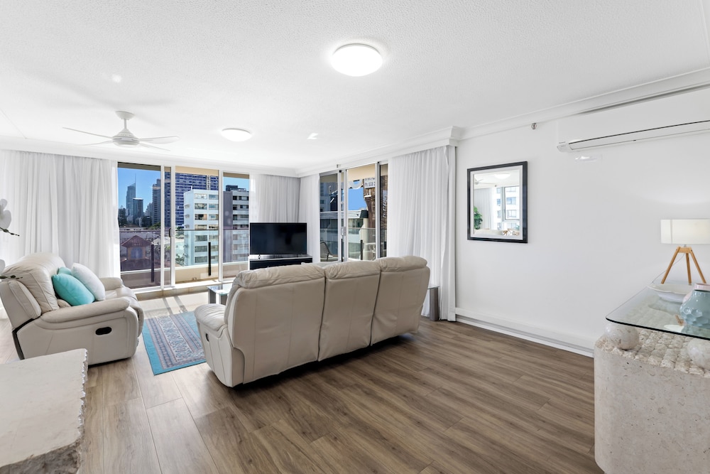 ULTIQA Beach Haven At Broadbeach