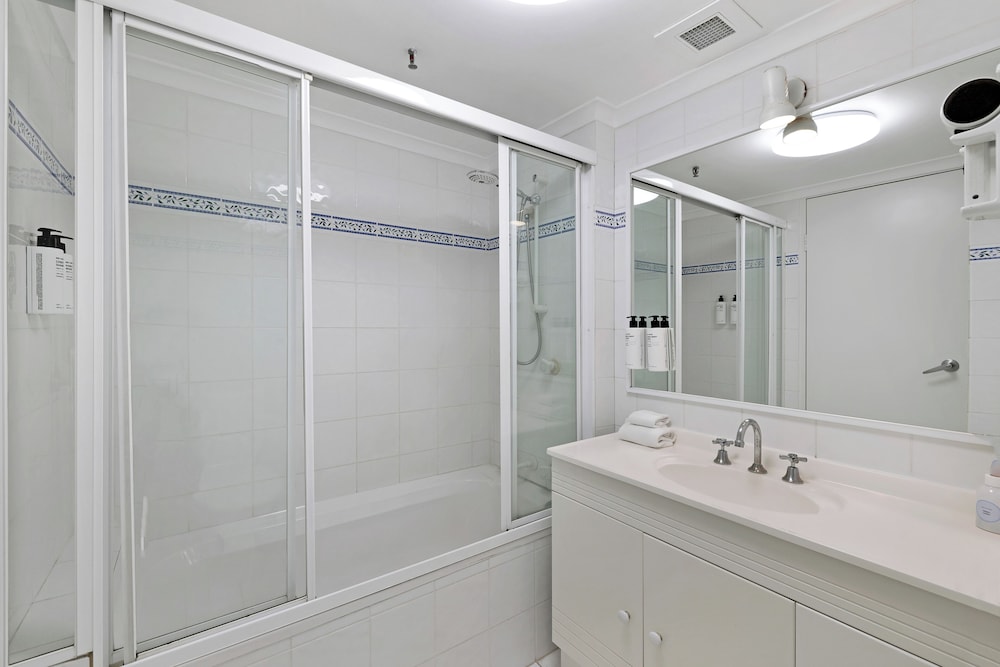 ULTIQA Beach Haven At Broadbeach