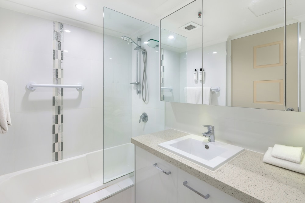 ULTIQA Beach Haven At Broadbeach