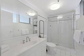 ULTIQA Beach Haven At Broadbeach