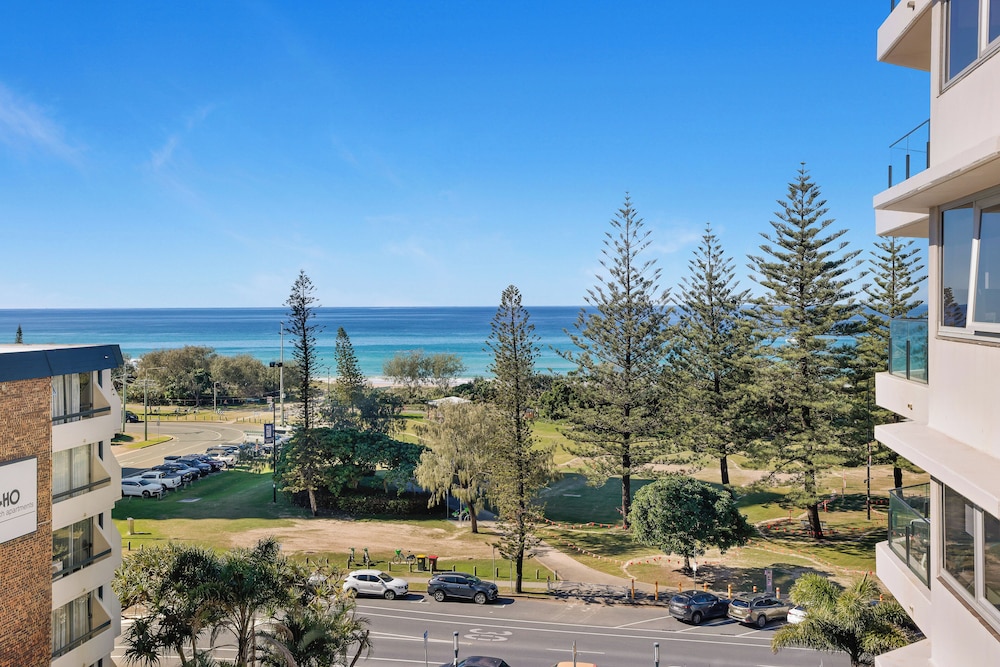 ULTIQA Beach Haven At Broadbeach