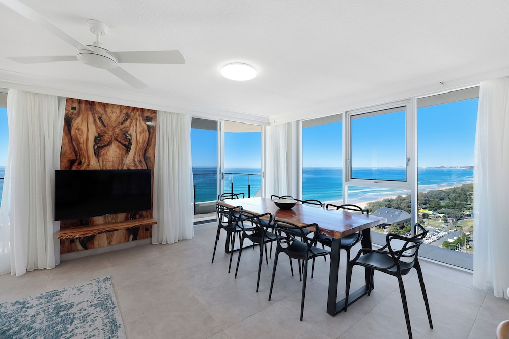 ULTIQA Beach Haven At Broadbeach