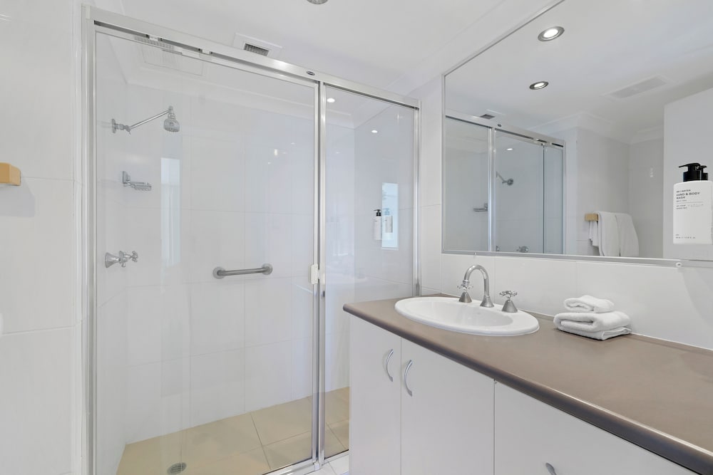 ULTIQA Beach Haven At Broadbeach