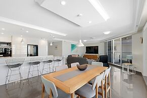 ULTIQA Beach Haven At Broadbeach