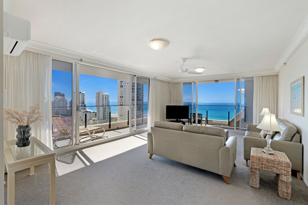 ULTIQA Beach Haven At Broadbeach