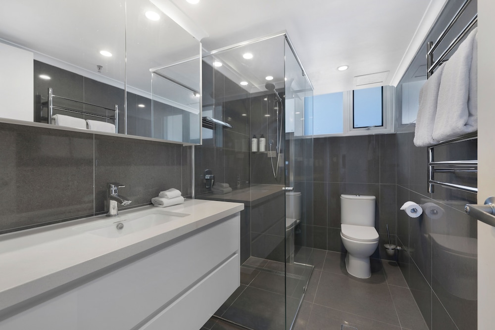 ULTIQA Beach Haven At Broadbeach