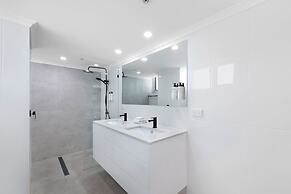 ULTIQA Beach Haven At Broadbeach