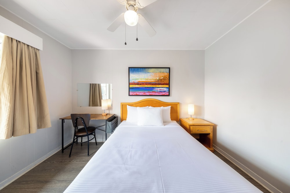 2400 Motel