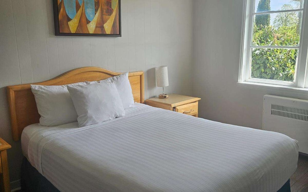 2400 Motel